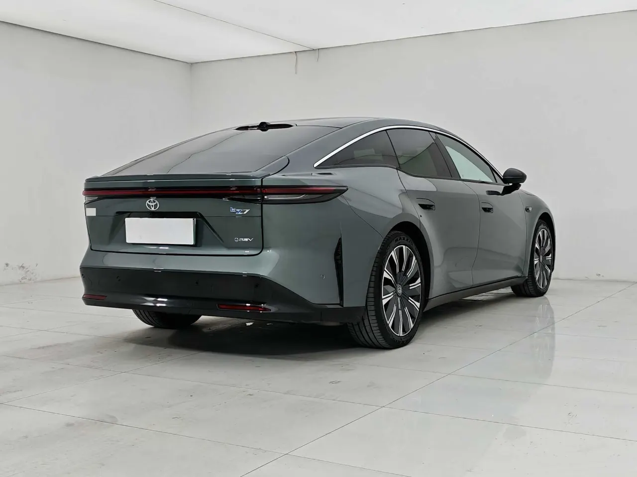 Toyota 2026 Platinum Intelligence 7 710 Ultra Laser Radar Edition Automatic Gear 6