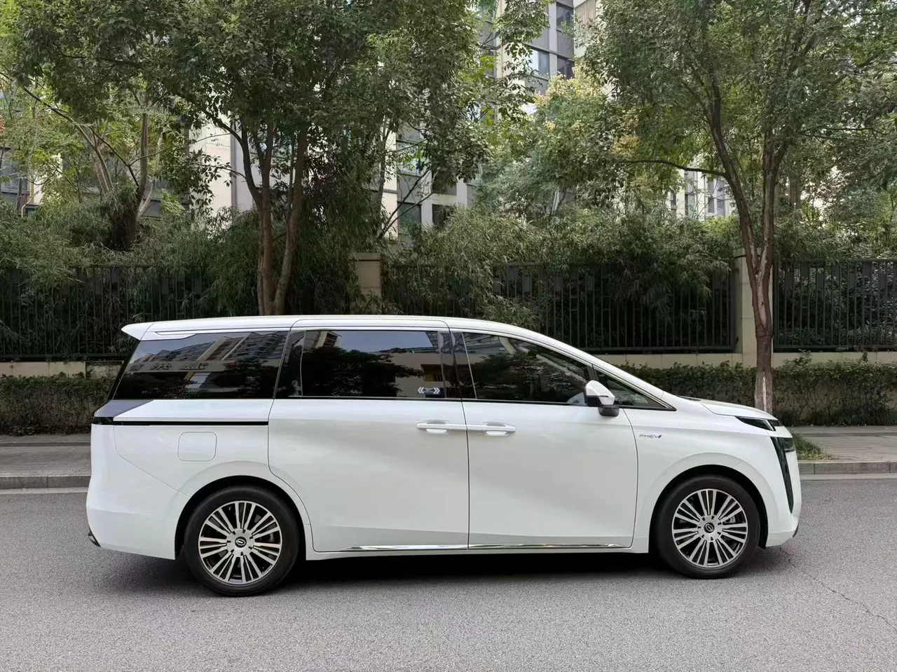 GAC Trumpchi 2024 E8 2.0 150km MAX Automatic Transmission 9