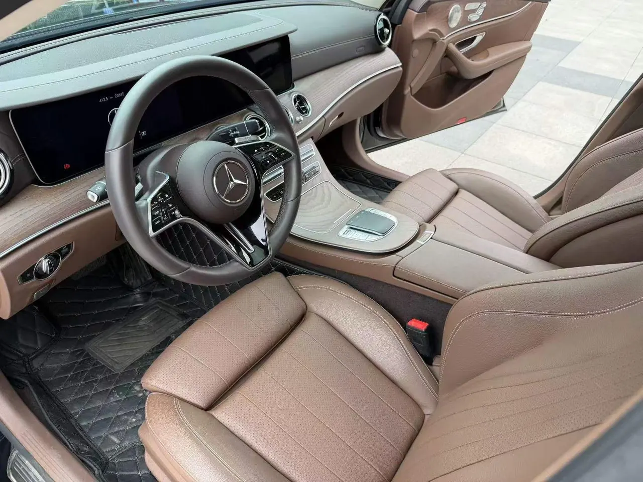 Mercedes Benz E Class 2023 E 260 L 2.0T Automatic 3