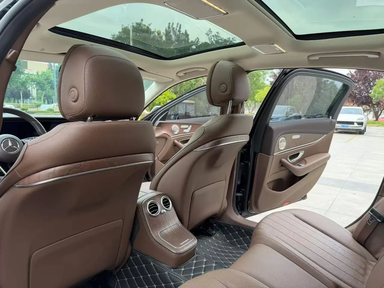 Mercedes Benz E Class 2023 E 260 L 2.0T Automatic 5