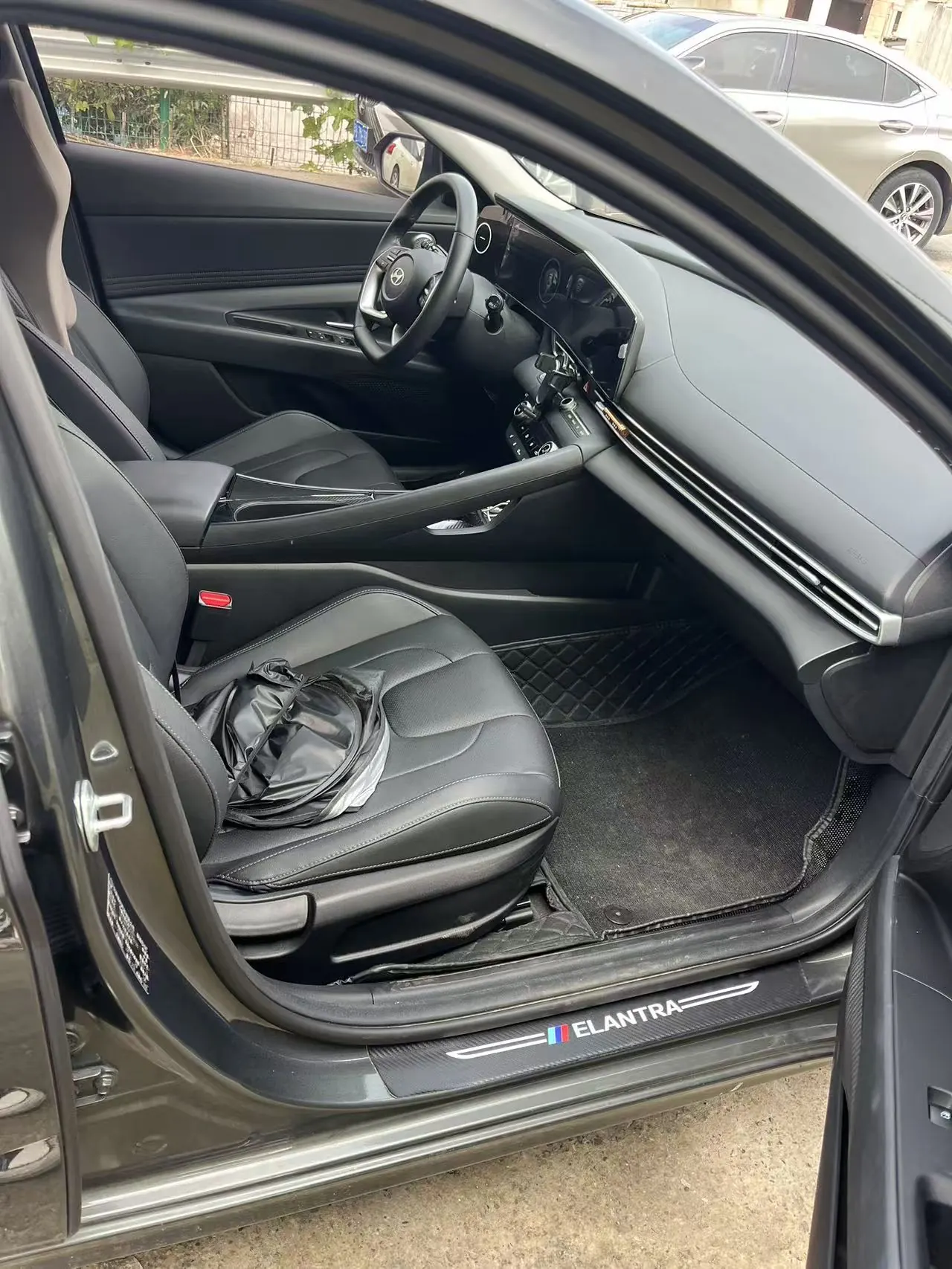 Hyundai 2023 Elantra -3-compartment 1.5 stepless TOP flagship automatic gear 3