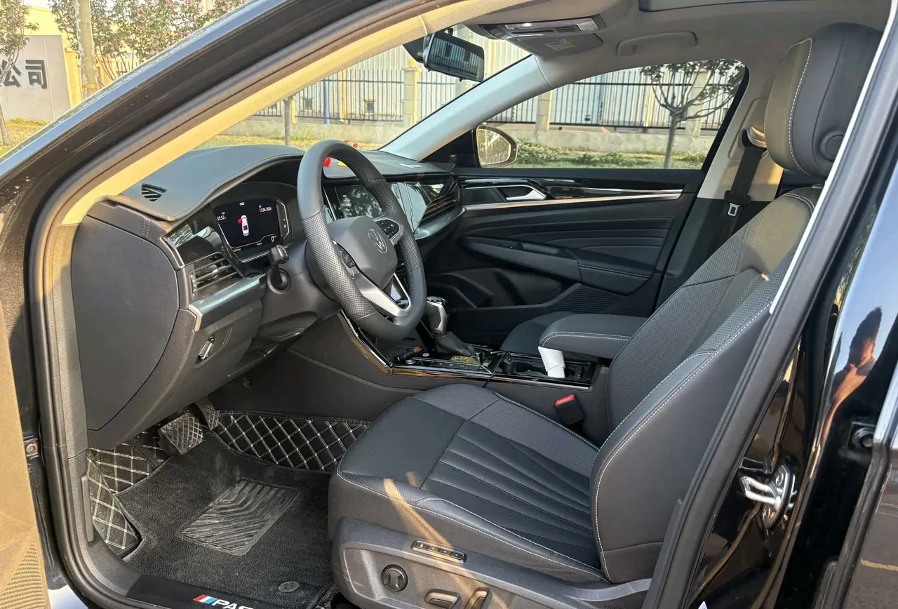 Volkswagen 2024 Passat 2.0TSI 380TSI Star Dragon Edition Automatic Gear 4
