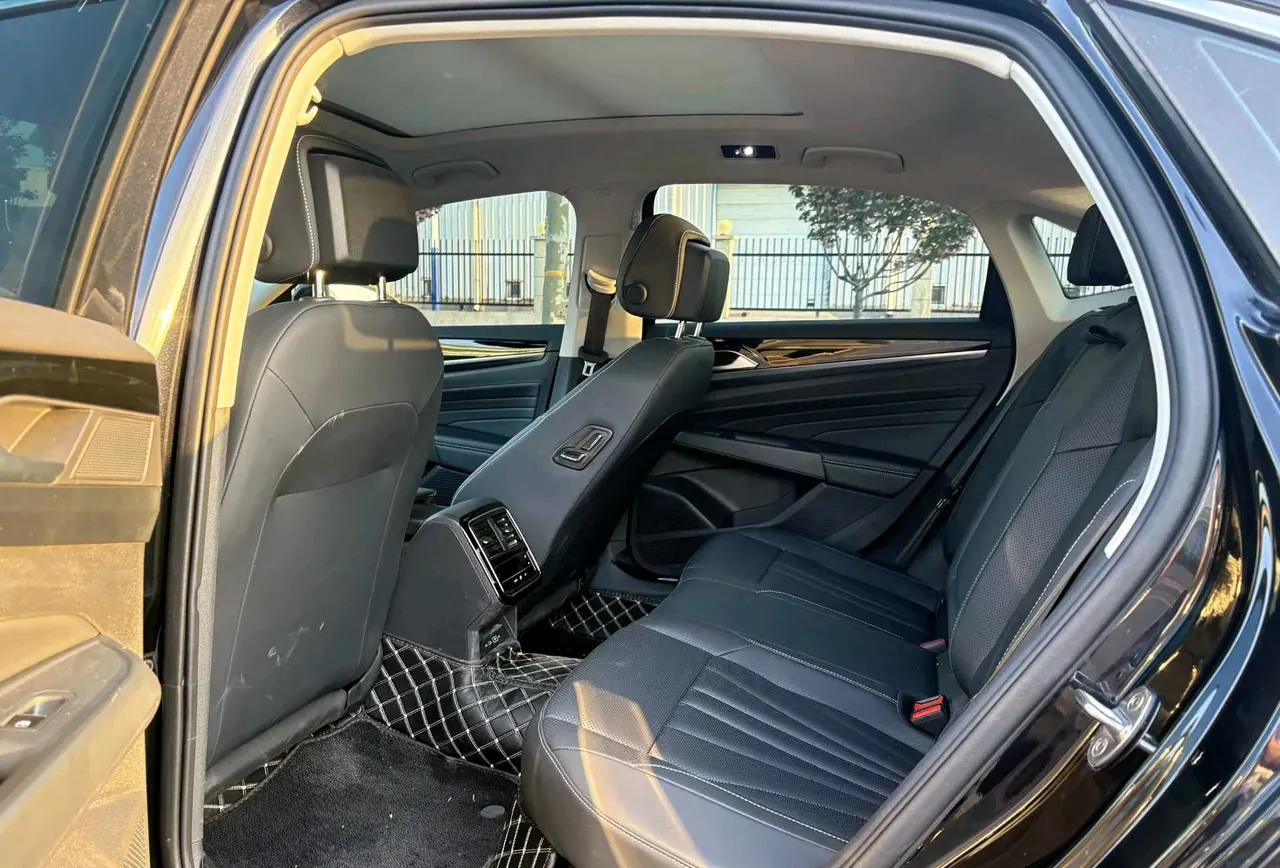 Volkswagen 2024 Passat 2.0TSI 380TSI Star Dragon Edition Automatic Gear 5