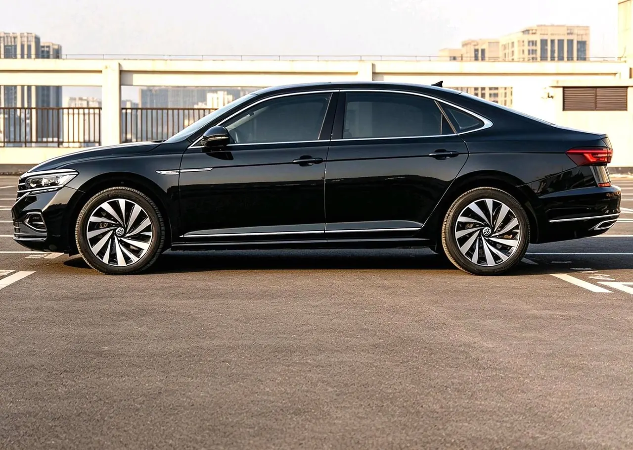 Volkswagen 2024 Passat 2.0TSI 330TSI Star Elite Edition Automatic Gear 5
