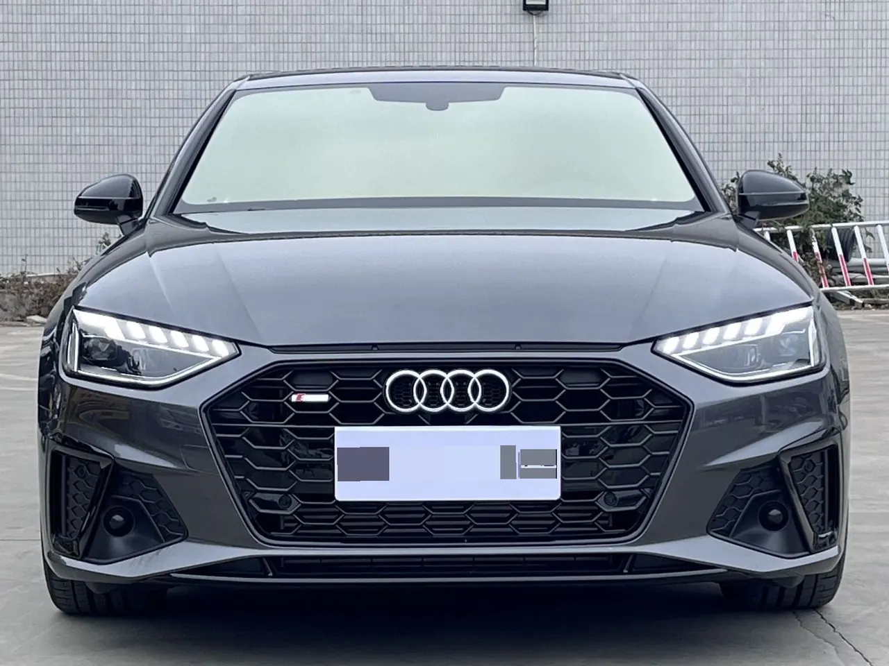 Audi 2024 A4L 2.0TFSI 40TFSI Fashion Dynamic Automatic 2