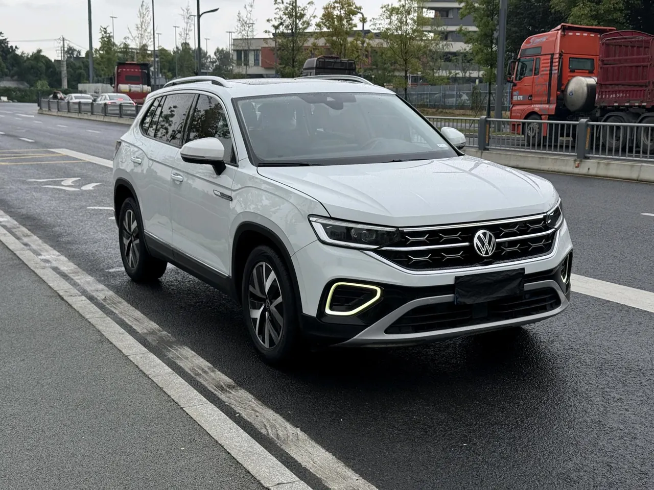 Volkswagen 2023 Tanyue 2.0TSI 330TSI Two-Drive Luxury Plus Advanced Edition Automatic Gear 3