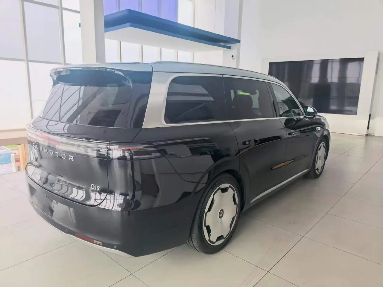 Leapmotor 2026 D 19 720 Zhizun Edition 7-seat Automatic Gear 3