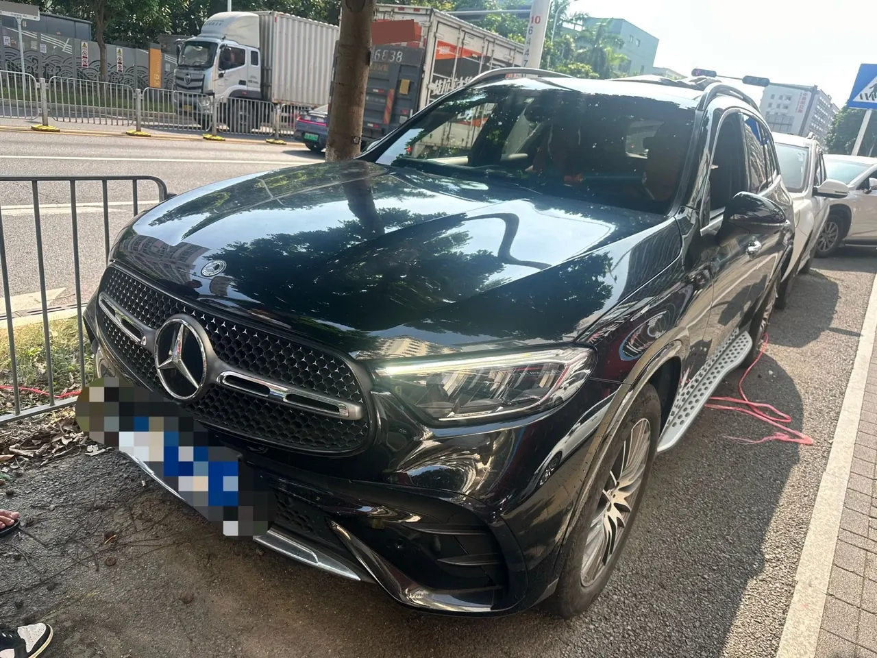 打开图片灯箱:Mercedes Benz 2023 GLC 300 L 4MATIC 48V 2.0T dynamic 7-seat automatic gear