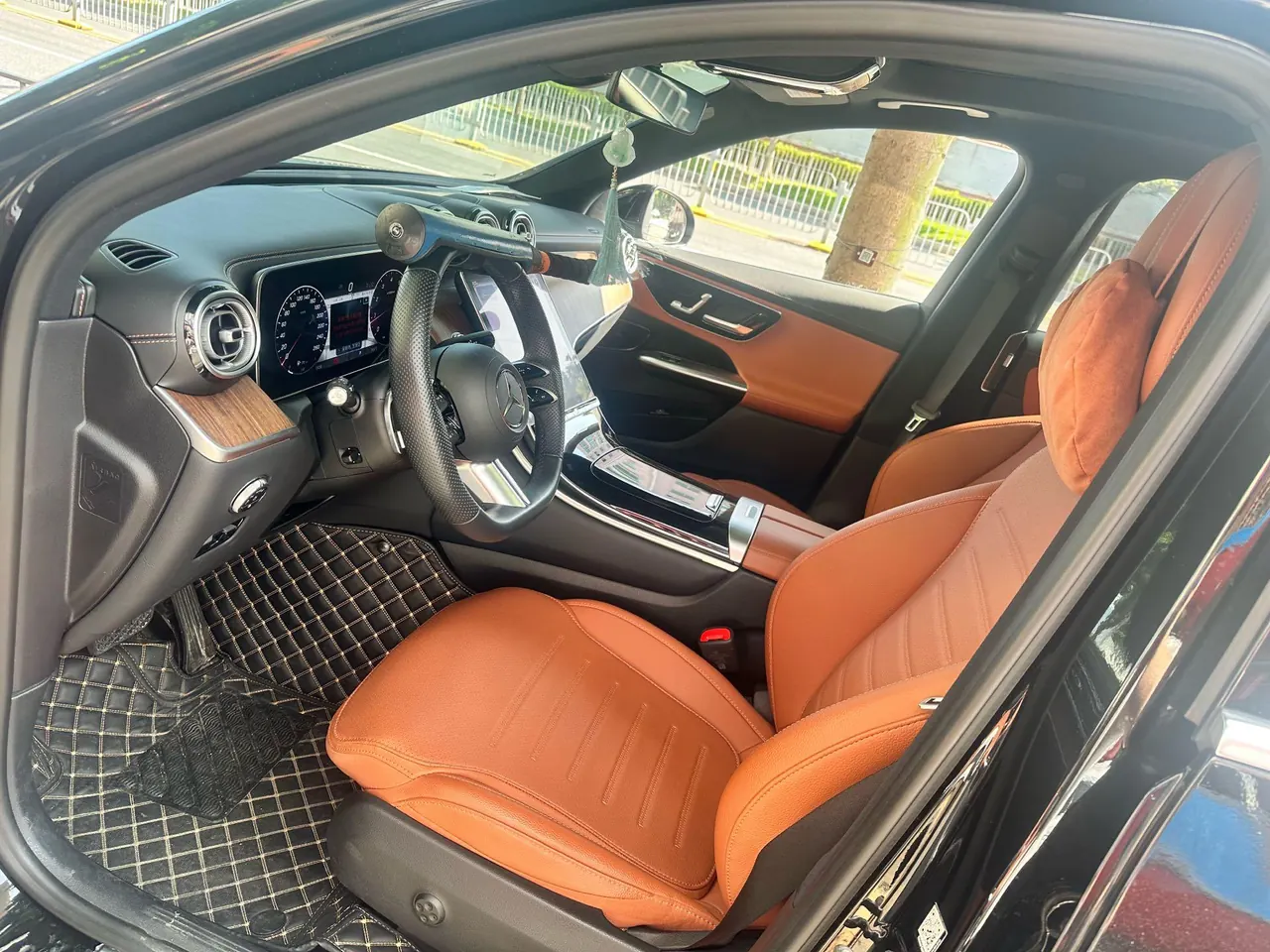 Mercedes Benz 2023 GLC 300 L 4MATIC 48V 2.0T dynamic 7-seat automatic gear 2