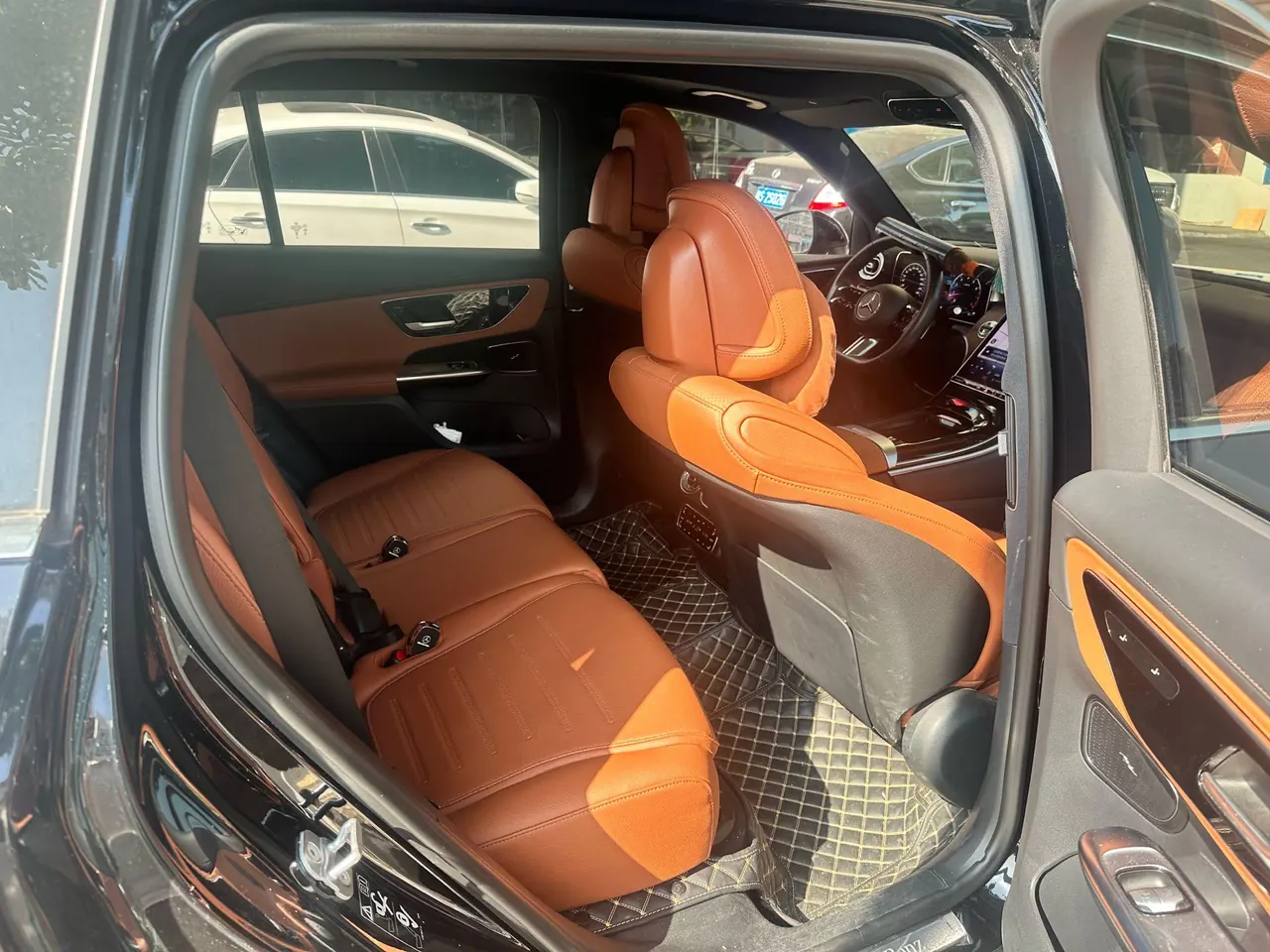 Mercedes Benz 2023 GLC 300 L 4MATIC 48V 2.0T dynamic 7-seat automatic gear 5