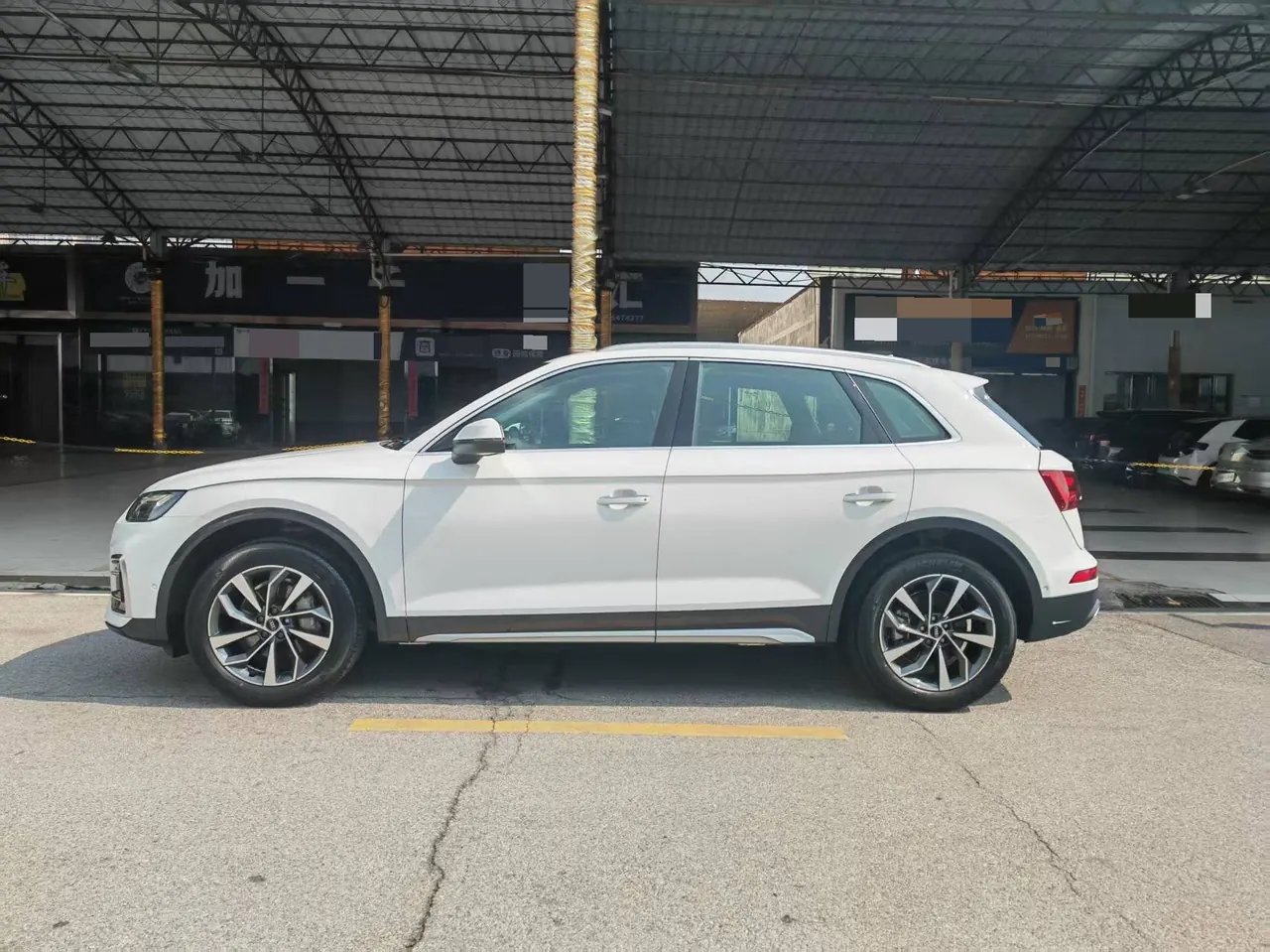 Audi 2022 Q5L 2.0TFSI 40TFSI Deluxe Elegant Automatic 3