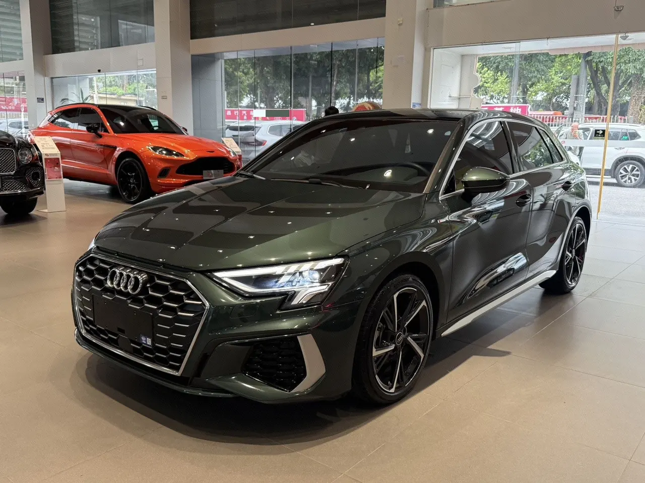 Открыть галерею: Audi 2023 A3 Sportback 1.4TFSI 35TFSI Fashion Sports Automatic