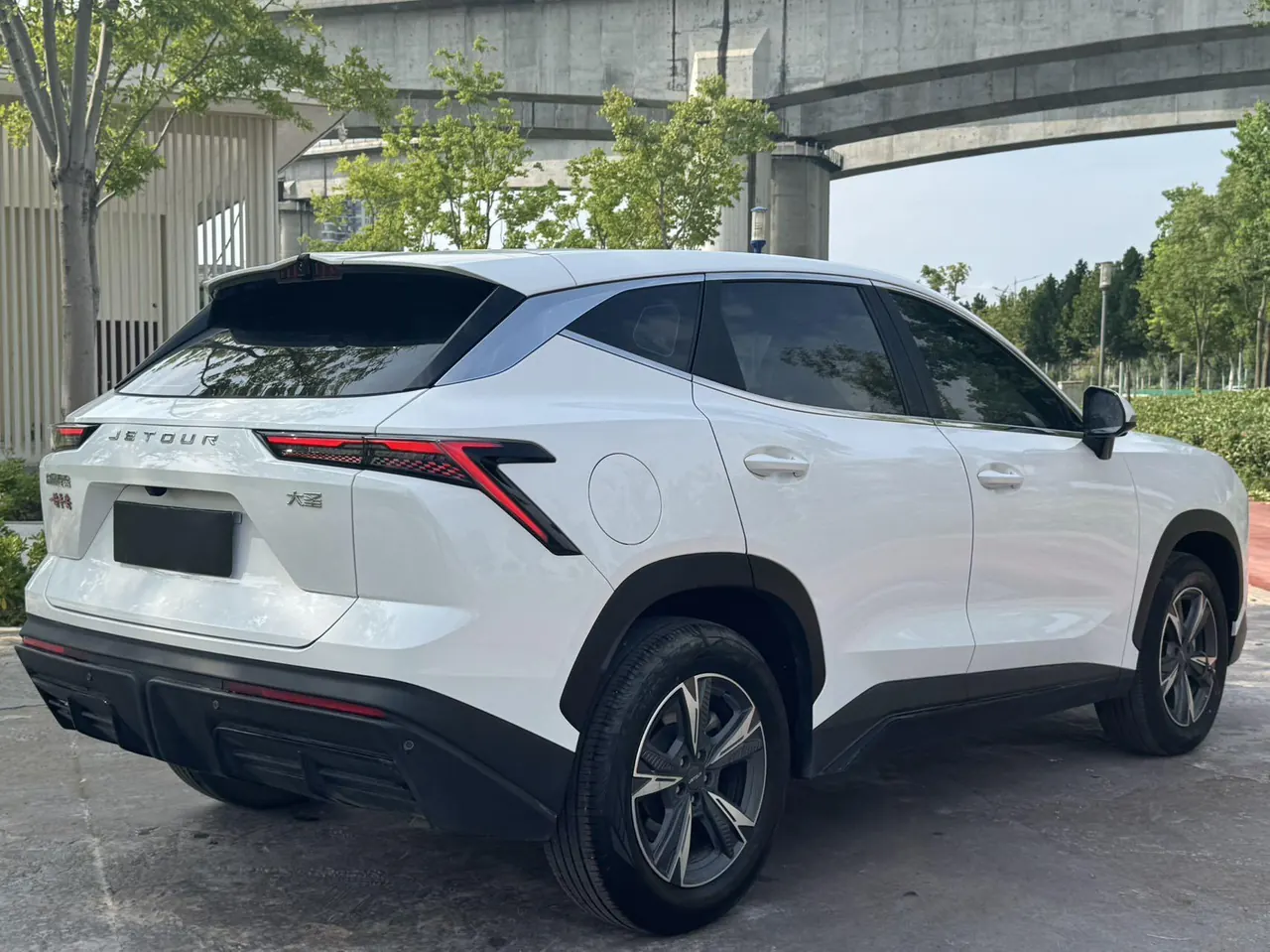 Jetour 2023 Dasheng 1.5T Xingyao PRO automatic gear 4
