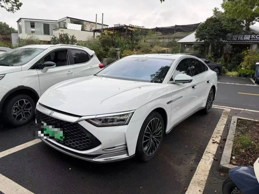 Открыть галерею: BYD 2020 Han DM 2.0T four-wheel drive performance version luxury automatic gear