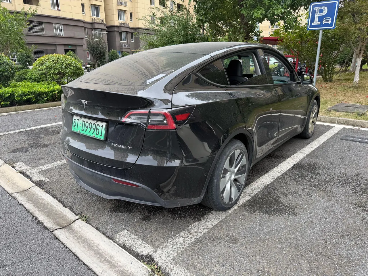 Tesla 2022 Model Y rear-wheel drive version (facelift) automatic gear 2