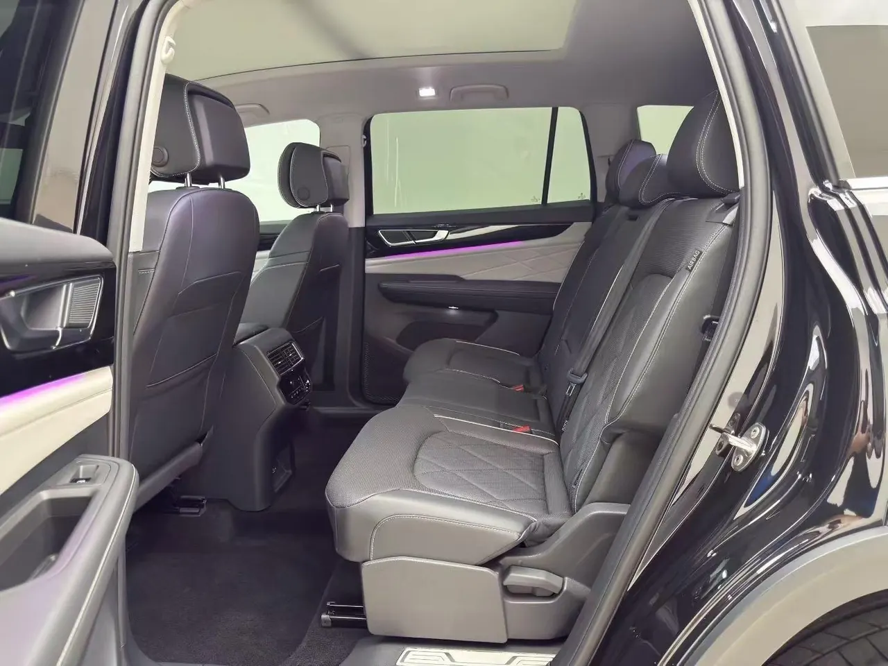 Volkswagen 2024 Tuang 2.0TSI 380TSI four-wheel drive Longyao version automatic gear 4
