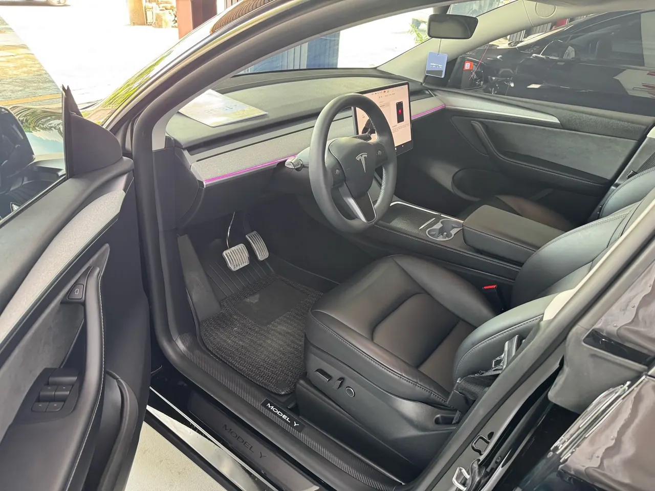 Tesla 2023 Model Y rear-wheel drive version automatic transmission 2