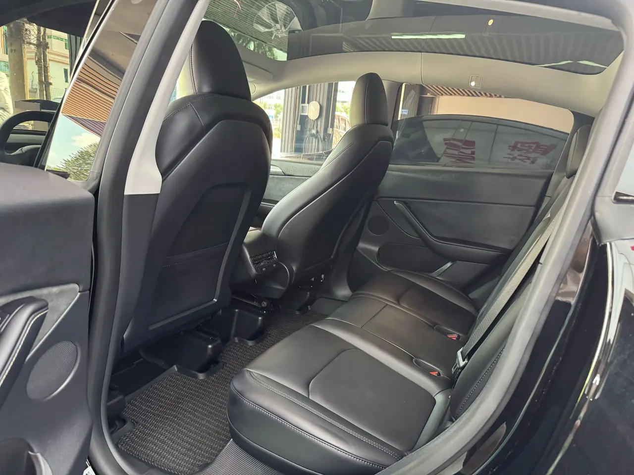 Tesla 2023 Model Y rear-wheel drive version automatic transmission 3