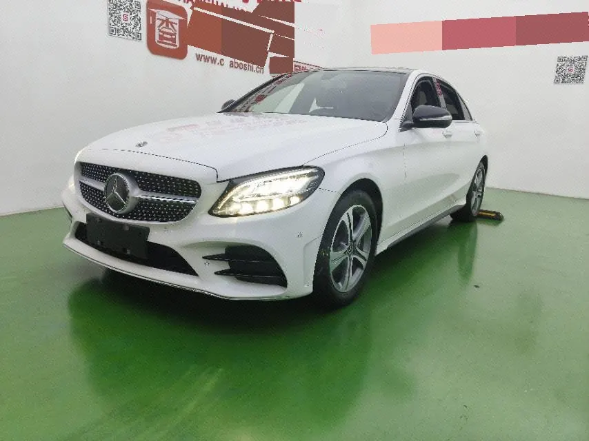 Открыть галерею: Mercedes Benz Class C 2020 C 260 L 48V 1.5T Sports Edition Automatic Gear