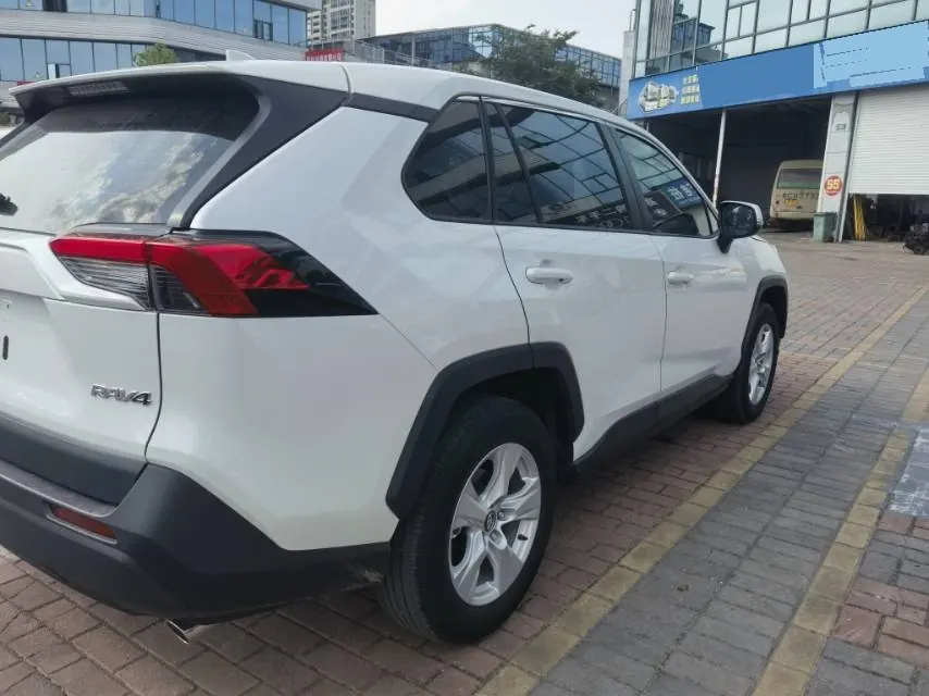 Toyota 2023 RAV4 Rongbo 2.0 Stepless Two-Drive 20th Anniversary Platinum Commemorative Edition Automatic Gear 4