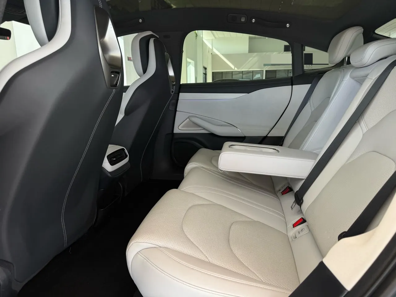 MI 2024 SU 7 830km Rear Drive Ultra Long Endurance High-end Smart Drive Pro Edition Automatic Gear 4