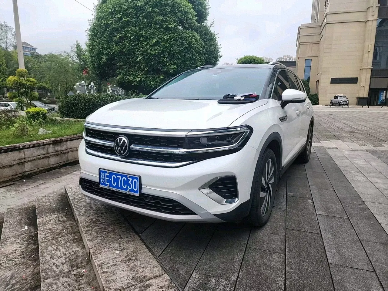 Открыть галерею: Volkswagen 2022 model range 2.0TSI 380TSI four-wheel drive luxury version Pro7 automatic gear