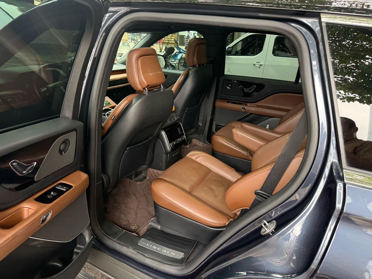 Lincoln 2022 Aviator 3.0T V6 Four-wheel Drive Elegant Edition Automatic Gear 5