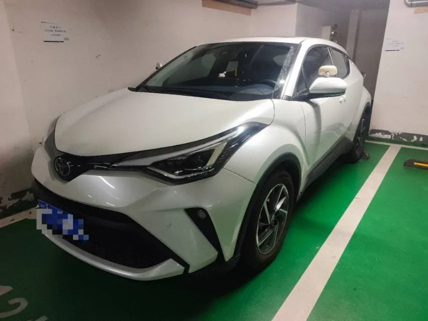 Open image lightbox: Toyota 2022 C- HR 2.0 stepless leading version of automatic gear