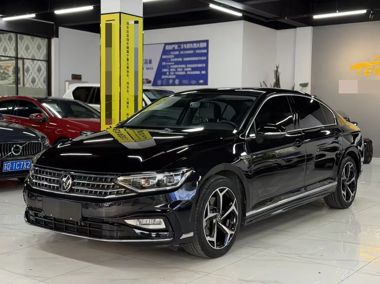 Open image lightbox: Volkswagen 2024 Magotan 2.0TSI 330TSI 2 million luxury automatic gear