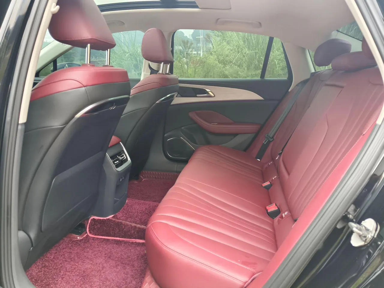 HongQi 2024 H5 2.0T Zhilian Qi Chang Edition Automatic Gear 5