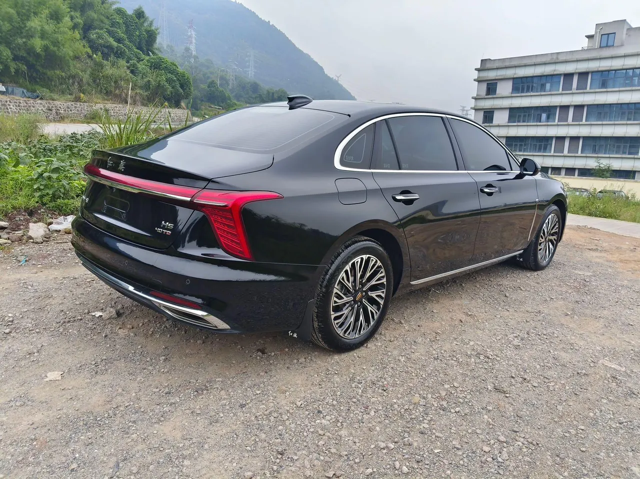 HongQi 2024 H5 2.0T Zhilian Qi Chang Edition Automatic Gear 9
