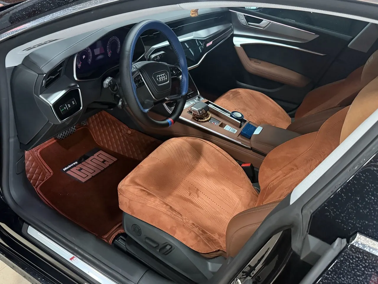 Audi 2024 A7L 2.0TFSI 45TFSI Quattro Luxury Automatic 2