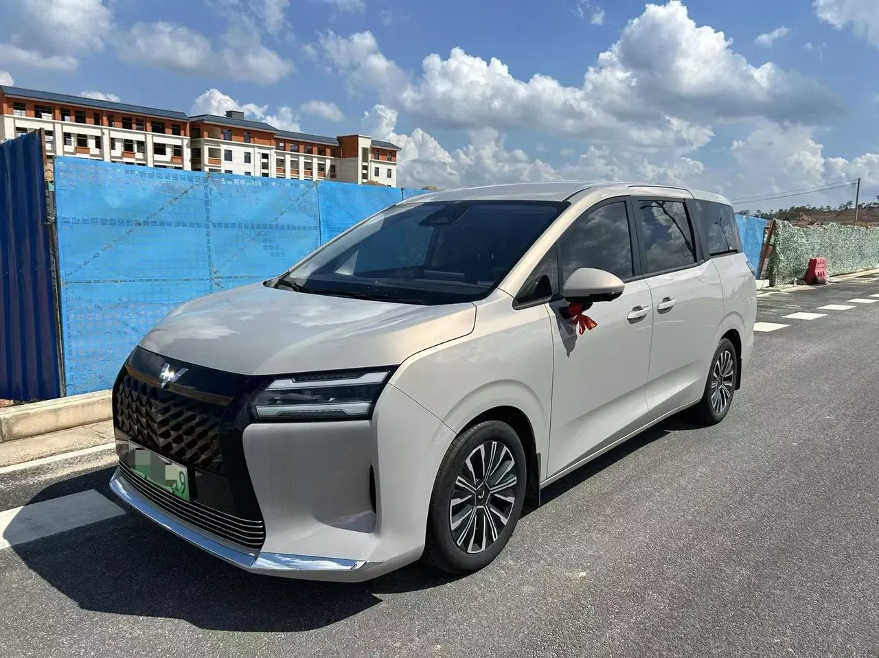 WuLing 2026 Starlight 730 1.5 Stepless 125km Exclusive Automatic Transmission - View 1