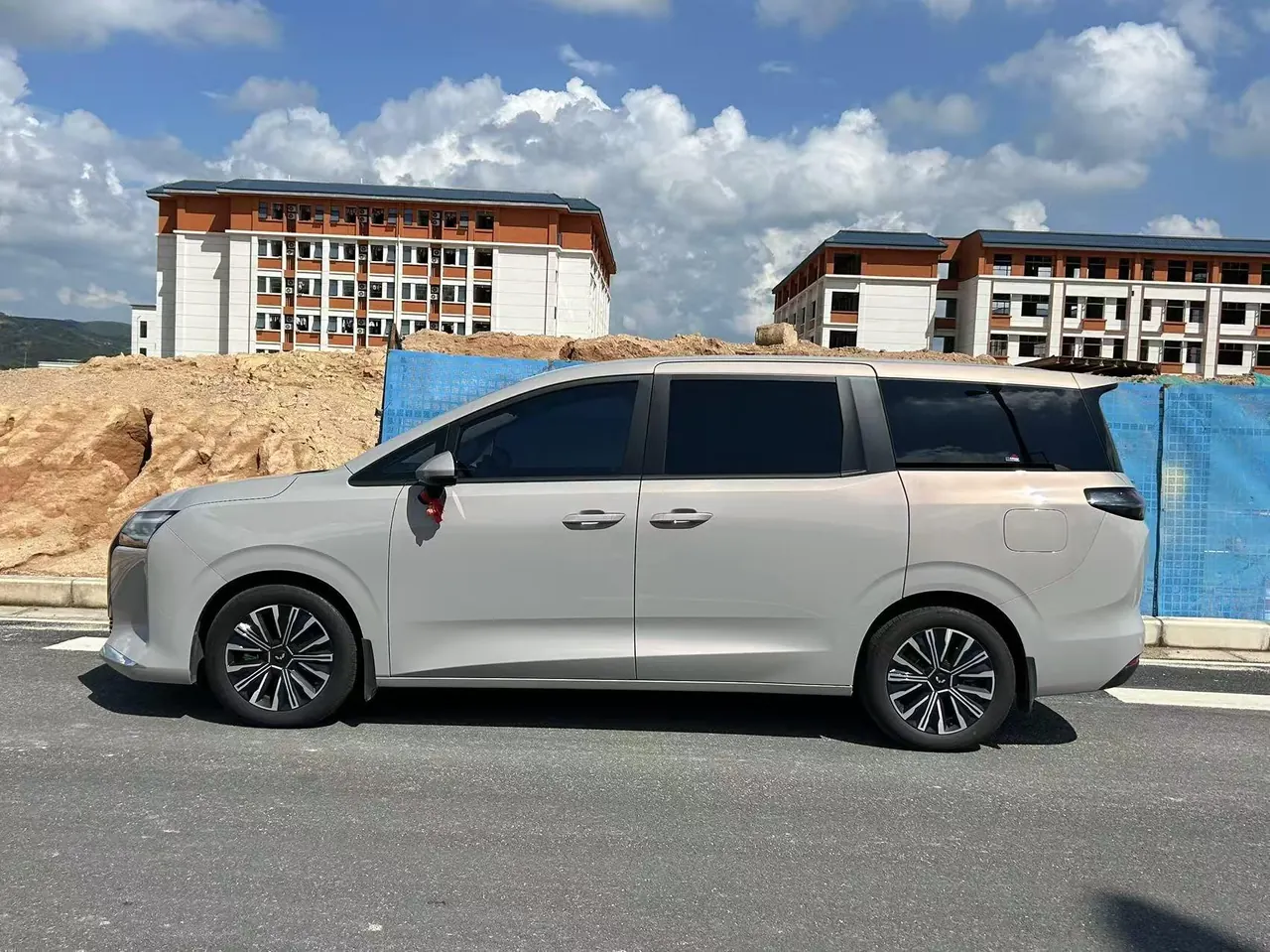 WuLing 2026 Starlight 730 1.5 Stepless 125km Exclusive Automatic Transmission 3