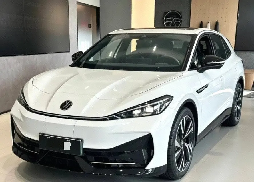 Open image lightbox: Volkswagen 2025 and public 06 Pure automatic gear