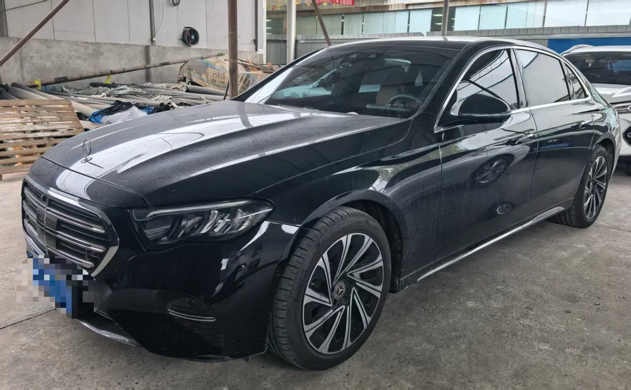 Открыть галерею: Mercedes Benz E Class 2025 E 300 L 48V 2.0T Luxury Automatic Gear