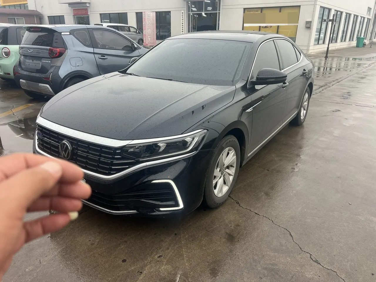 打开图片灯箱:Volkswagen 2025 Passat PHEV 1.4T 430 Business Edition Automatic Gear