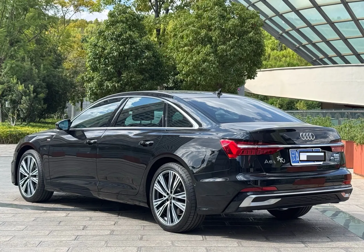 Audi 2025 A6L 2.0TFSI 45TFSI Quattro enjoy dynamic automatic transmission 2