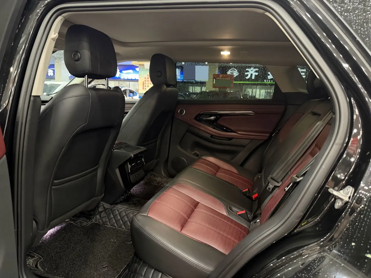 打开图片灯箱:Land Rover 2022 Range Rover Aurora L 48V 2.0T 249PS R-Dynamic Deluxe Automatic Gear