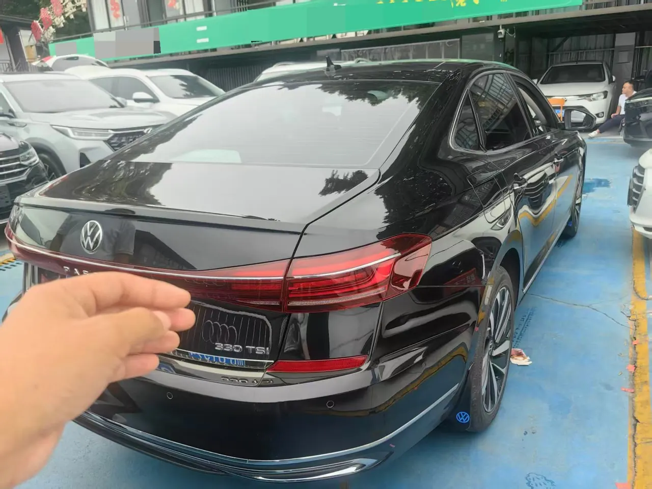 Volkswagen 2022 Passat 2.0TSI 330TSI Star Deluxe Edition Automatic Transmission 4