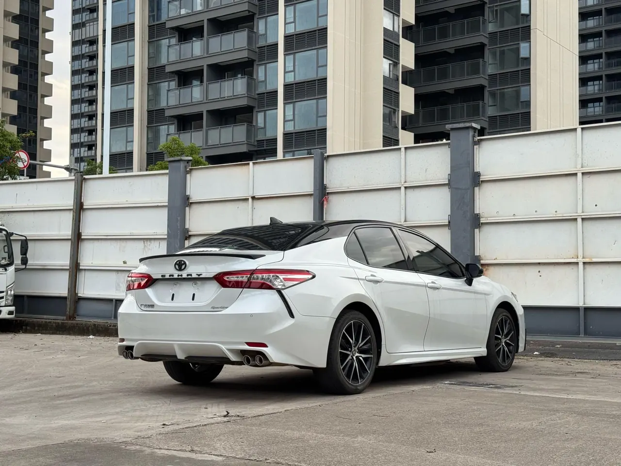 Toyota 2022 Camry 2.0S Stepless Knight Edition Automatic Gear 4