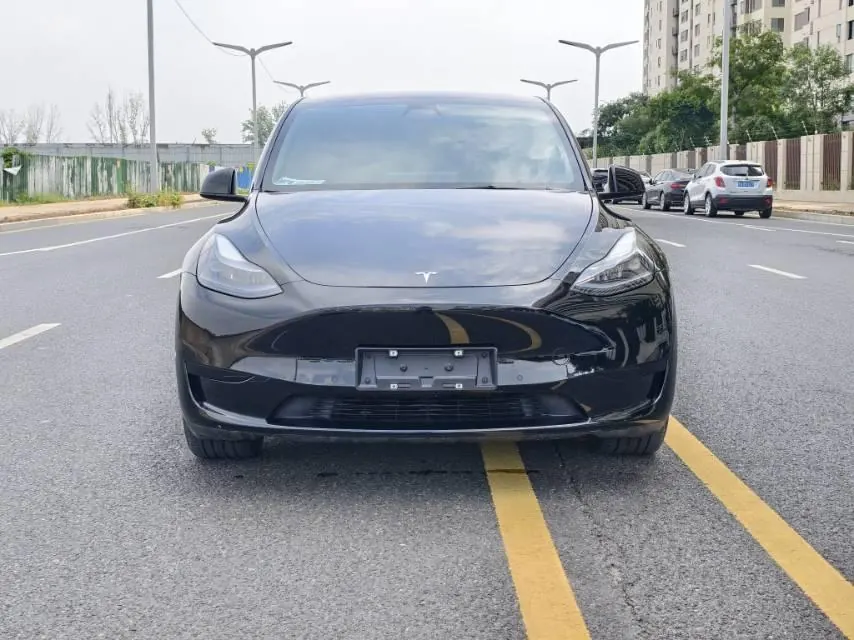 Tesla 2022 Model Y rear-wheel drive version (facelift) automatic gear 2