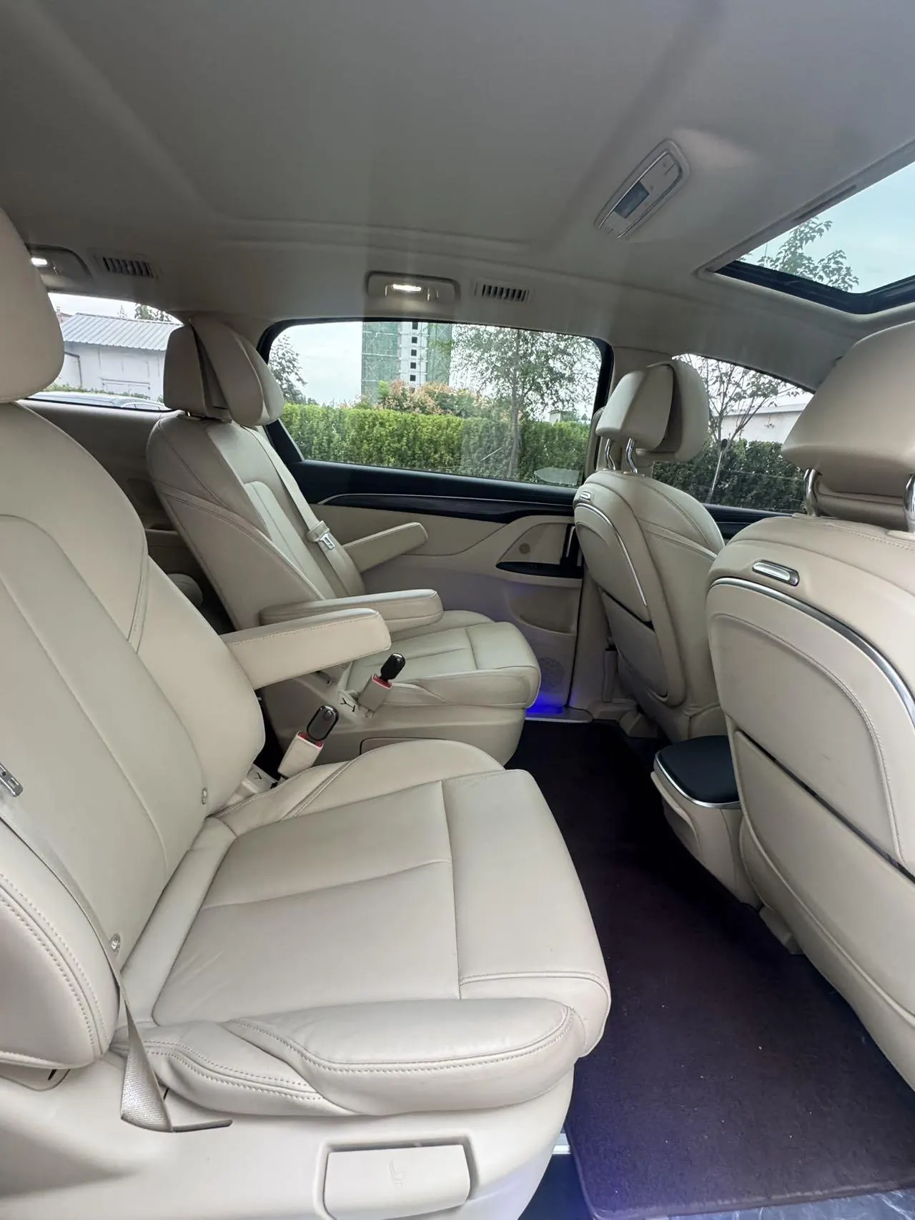Buick 2023 GL8 ES Lu Zun 48V 2.0T 653T Comfortable Automatic Gear 9