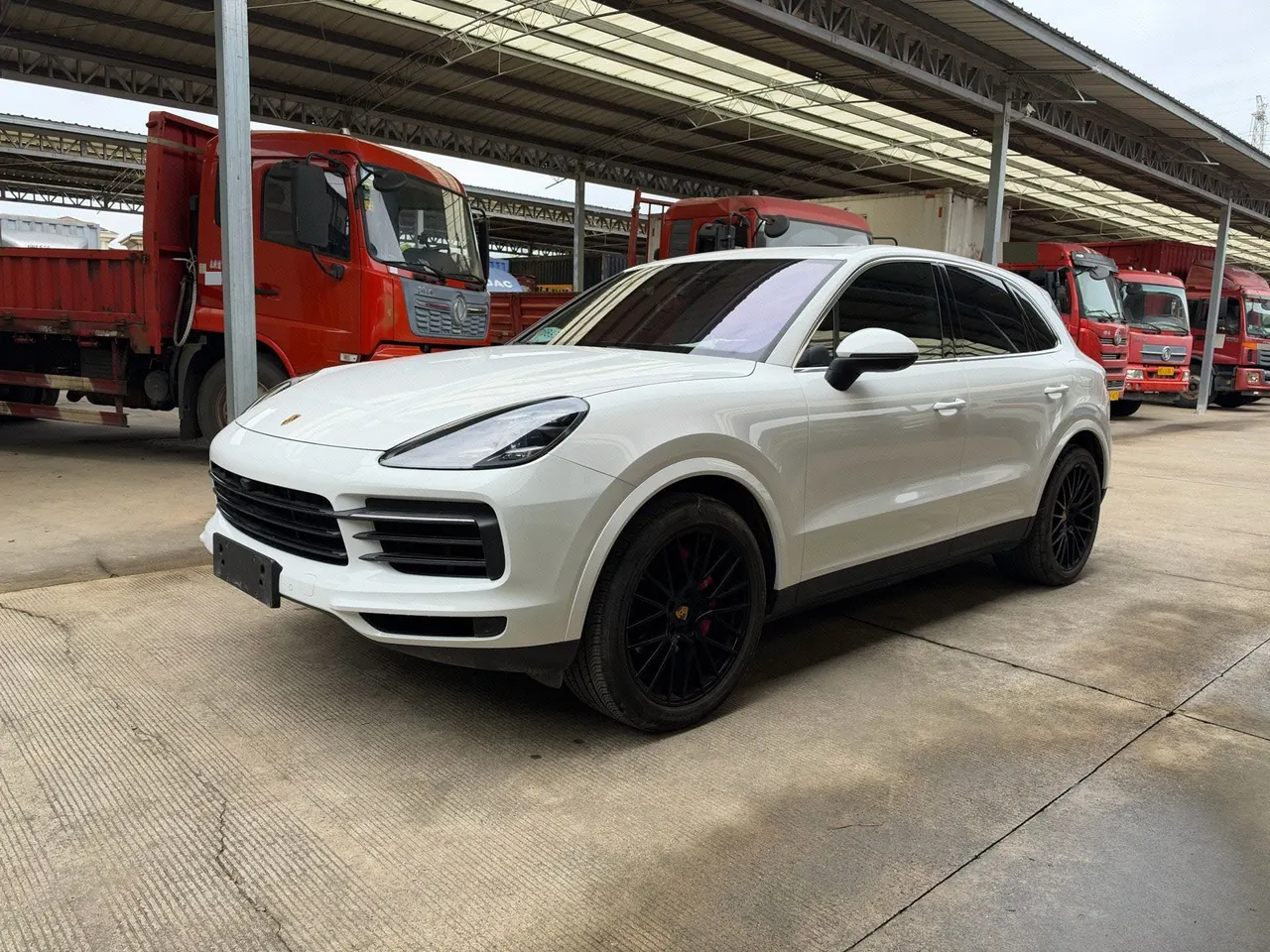 Porsche Cayenne New Energy (Imported) 2021 Cayenne Oil and Electric Hybrid 2.0T Automatic Gear - View 1