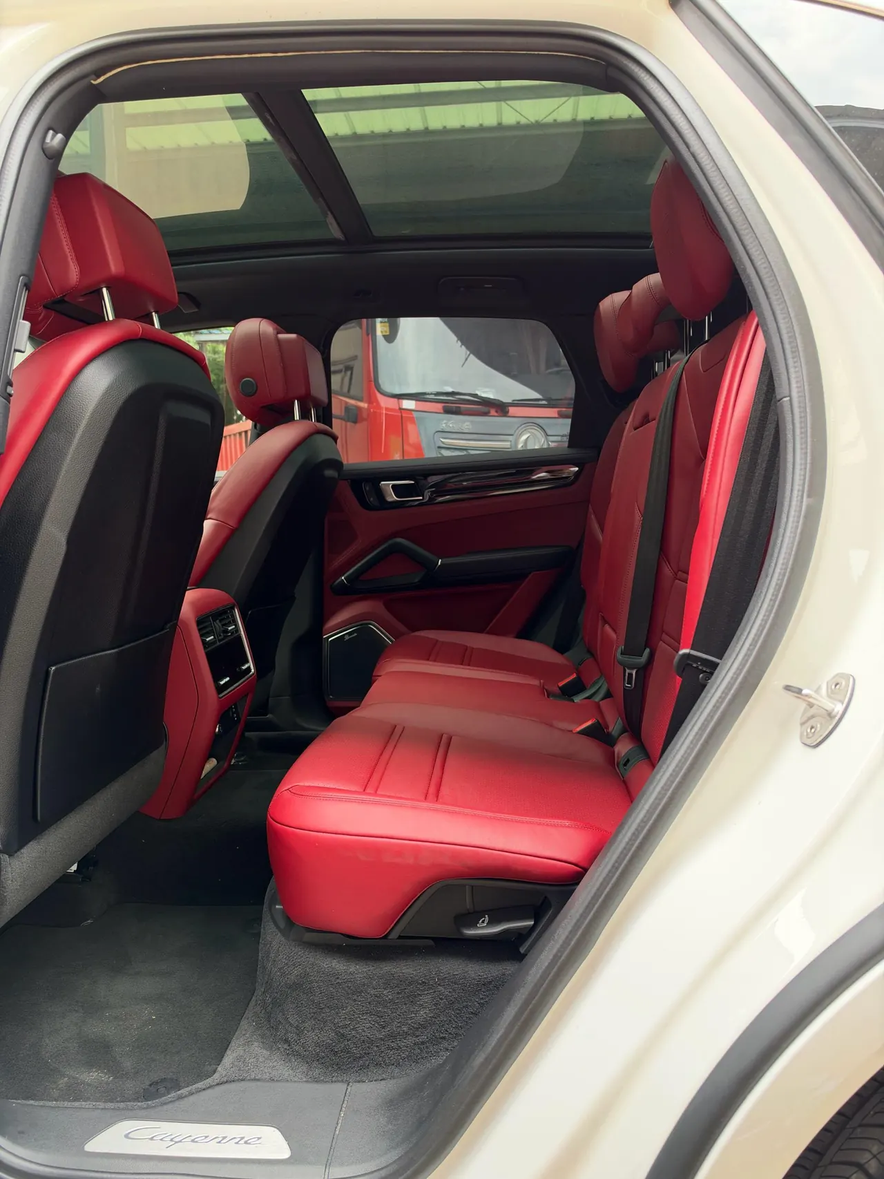 Porsche Cayenne New Energy (Imported) 2021 Cayenne Oil and Electric Hybrid 2.0T Automatic Gear 6