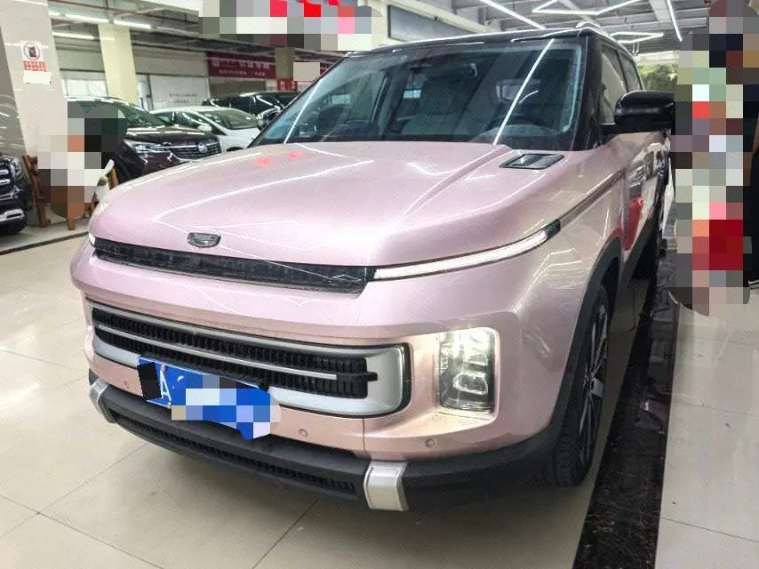 Открыть галерею: Geely 2023 icon 1.5TD chocolate alcohol version automatic gear
