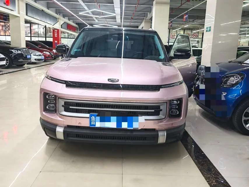 Geely 2023 icon 1.5TD chocolate alcohol version automatic gear 2
