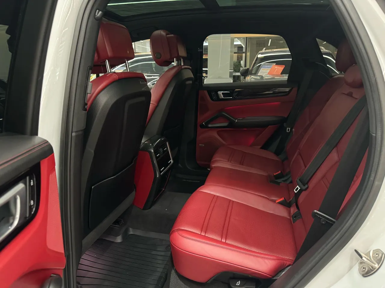 Porsche Cayenne New Energy (Imported) 2022 Cayenne Oil and Electric Hybrid 2.0T Platinum Automatic Gear 8