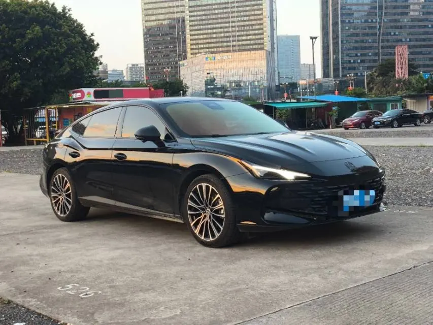 MG 2025 MG7 1.5T 300 Deluxe Edition Automatic Gear 3