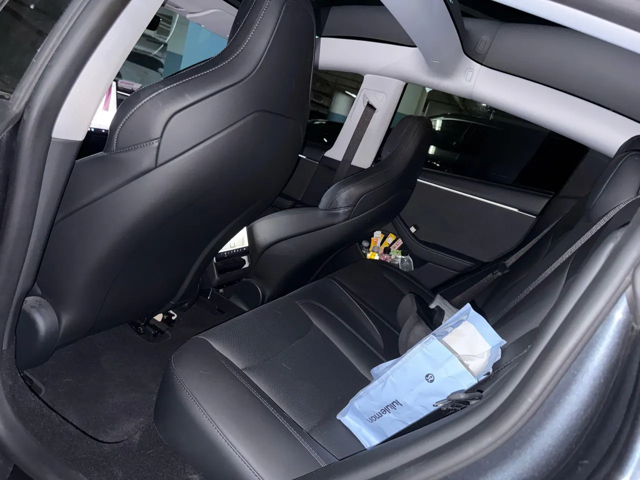 Tesla 2025 Model 3 high-performance all-wheel drive version automatic transmission 3